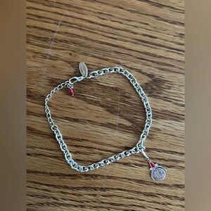 Vintage American Girl Club Exclusive Charm Bracelet with 1 Charm.